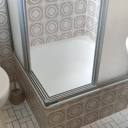 Lägenhet Ideales Monteurzimmer Fuer Bis Zu 3 Personen In Bester Lage L 1 Minute Zum Bahnhof L Innenstadtnaehe L Kueche L Free-wlan L Willkommen Im Hallo!-apartment 3 *