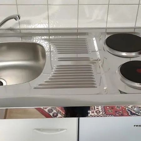 Ideales Monteurzimmer Fuer Bis Zu 3 Personen In Bester Lage L 1 Minute Zum Bahnhof L Innenstadtnaehe L Kueche L Free-wlan L Willkommen Im Hallo!-apartment 3 Bad Wörishofen