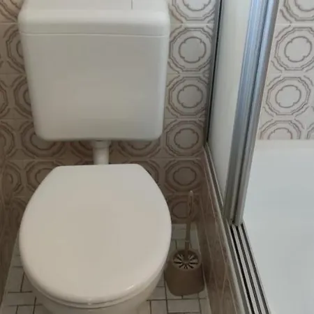 Appartement Ideales Monteurzimmer Fuer Bis Zu 3 Personen In Bester Lage L 1 Minute Zum Bahnhof L Innenstadtnaehe L Kueche L Free-wlan L Willkommen Im Hallo!-apartment 3