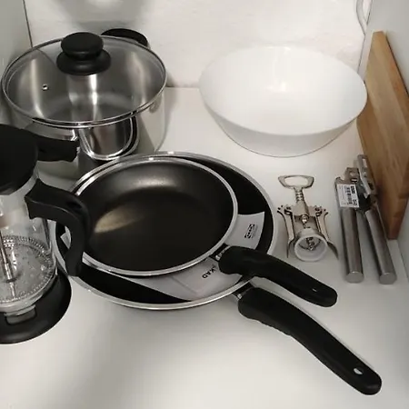 Appartement Ideales Monteurzimmer Fuer Bis Zu 3 Personen In Bester Lage L 1 Minute Zum Bahnhof L Innenstadtnaehe L Kueche L Free-wlan L Willkommen Im Hallo!-apartment 3 *